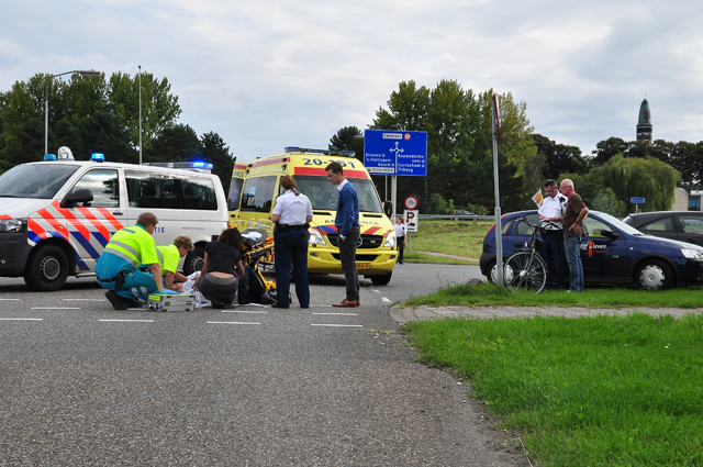 Man gewond na aanrijding met auto aan de Kloosterheulweg Waalwijk