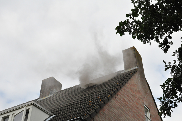 Zolderbrand aan de Wilhelmina Druckerstraat Waalwijk