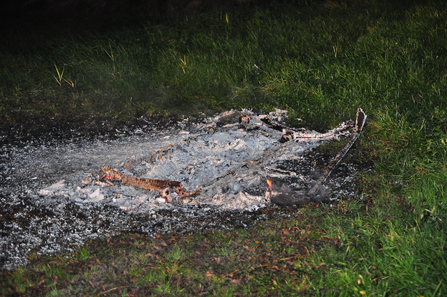 Klein buitenbrandje aan de Nieuwe Munnikensteeg Waalwijk