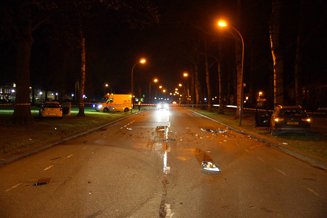 Auto’s botsen frontaal aan de Blyde Incomstelaan Waalwijk
