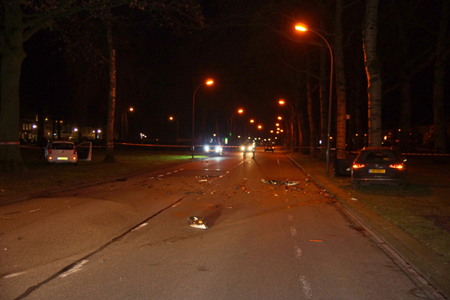 Auto’s botsen frontaal aan de Blyde Incomstelaan Waalwijk