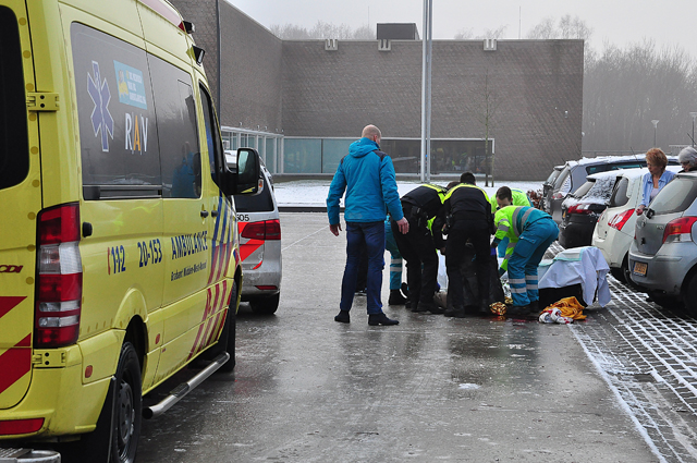 Vrouw flink gewond door spekglad wegdek aan de Drunenseweg Waalwijk