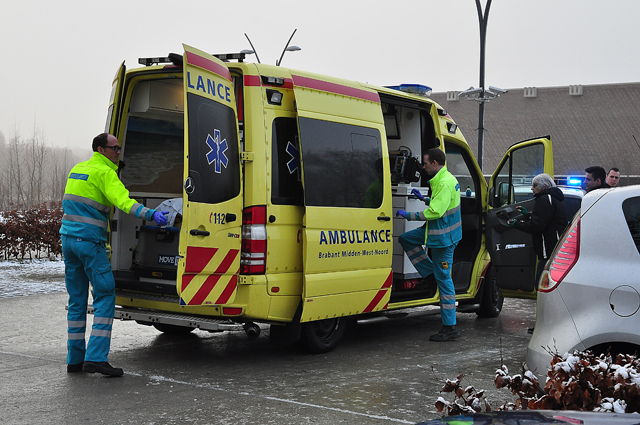 Vrouw flink gewond door spekglad wegdek aan de Drunenseweg Waalwijk