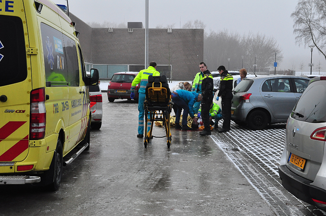 Vrouw flink gewond door spekglad wegdek aan de Drunenseweg Waalwijk