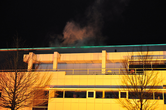 Brandweer rukt uit voor rookontwikkeling in bedrijf aan de Tuinstraat Waalwijk