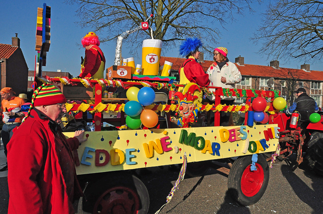 Optocht in Schoenlapperslaand Waalwijk