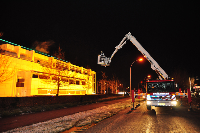 Brandweer rukt uit voor rookontwikkeling in bedrijf aan de Tuinstraat Waalwijk