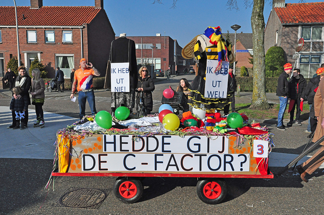 Optocht in Schoenlapperslaand Waalwijk