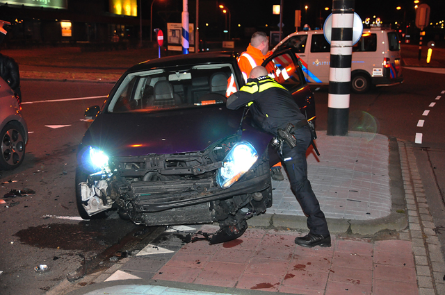 Flinke aanrijding aan de Prof. Kamerlingh Onnesweg Waalwijk