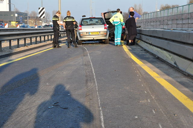 Flinke file door ongeval op de A59 (Maasroute) Waalwijk