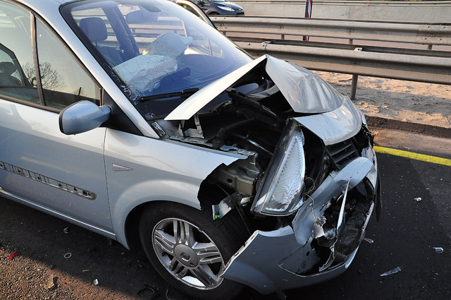 Flinke file door ongeval op de A59 (Maasroute) Waalwijk