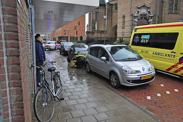 Meisje raakt gewond bij aanrijding aan het Sint Jansplein Waalwijk
