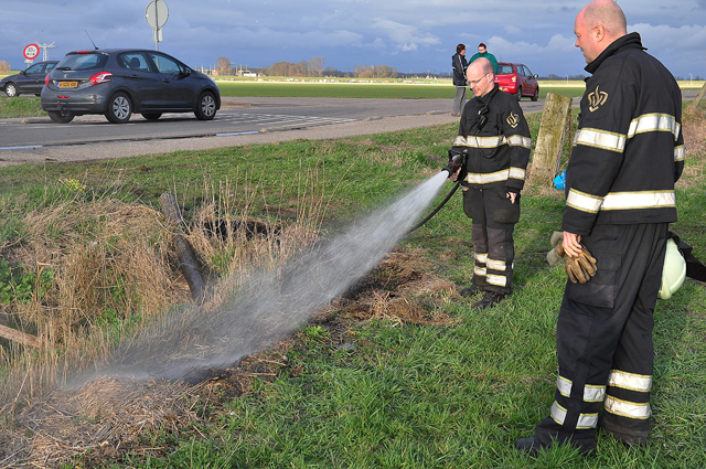 Buitenbrandje aan de Weteringweg Waalwijk