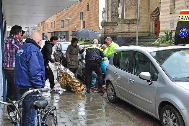 Meisje raakt gewond bij aanrijding aan het Sint Jansplein Waalwijk