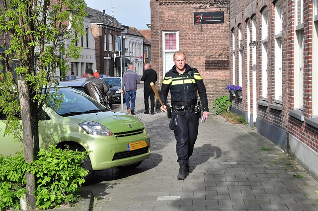 UPDATE: Man slaat vrouw met honkbalknuppel in elkaar aan de Grotestraat Waalwijk