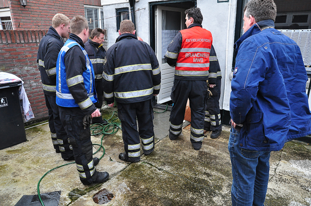 Keuken blank door gesprongen hoofdwaterleiding aan het Laageinde Waalwijk