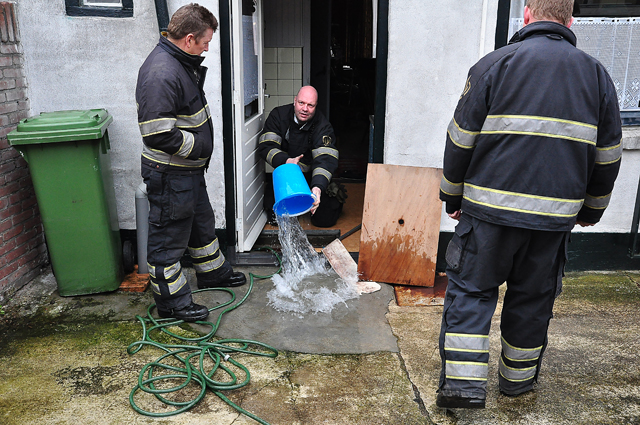 Keuken blank door gesprongen hoofdwaterleiding aan het Laageinde Waalwijk