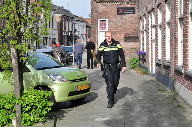 UPDATE: Man slaat vrouw met honkbalknuppel in elkaar aan de Grotestraat Waalwijk