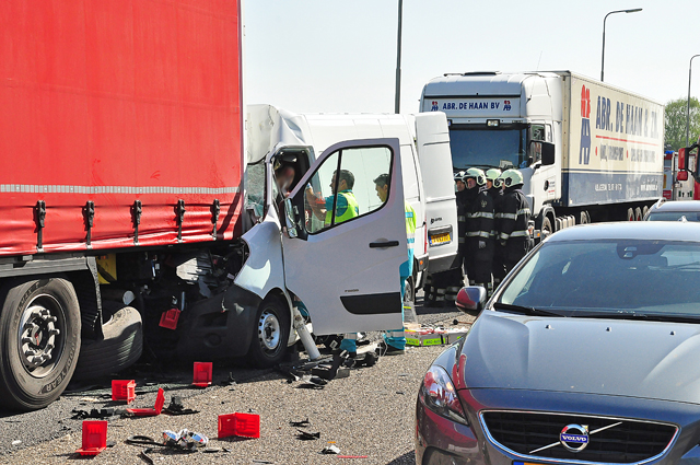 UPDATE: Man zwaargewond na ongeval op de A59 (Maasroute) Waalwijk