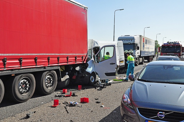 UPDATE: Man zwaargewond na ongeval op de A59 (Maasroute) Waalwijk