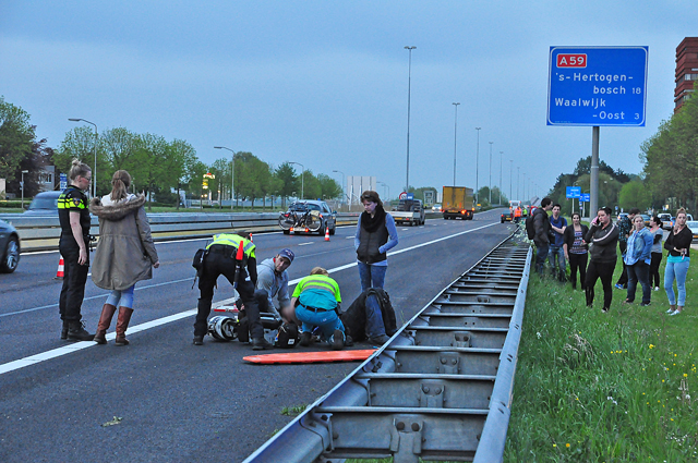 Motorrijder zwaargewond bij ongeluk op de A59 (Maasroute) Waalwijk