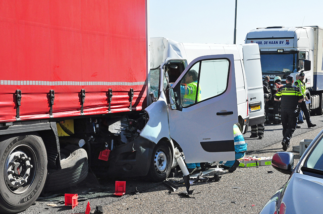 UPDATE: Man zwaargewond na ongeval op de A59 (Maasroute) Waalwijk