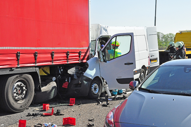 UPDATE: Man zwaargewond na ongeval op de A59 (Maasroute) Waalwijk