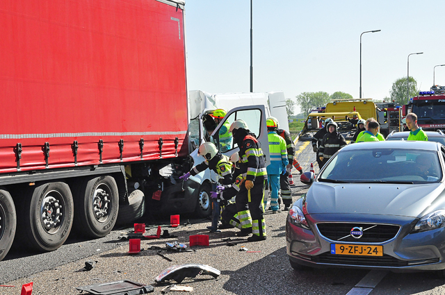 UPDATE: Man zwaargewond na ongeval op de A59 (Maasroute) Waalwijk