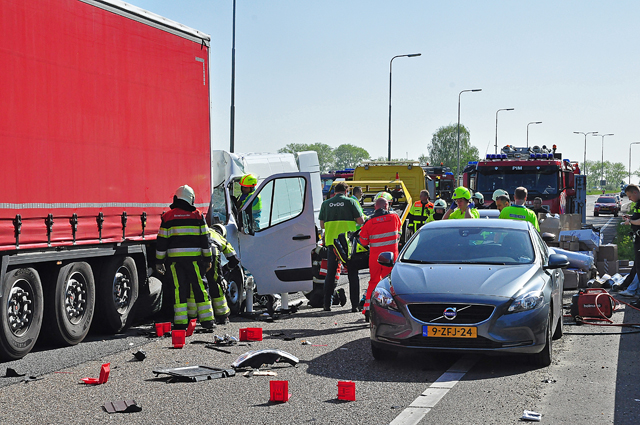 UPDATE: Man zwaargewond na ongeval op de A59 (Maasroute) Waalwijk