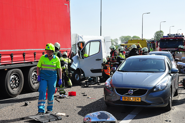 UPDATE: Man zwaargewond na ongeval op de A59 (Maasroute) Waalwijk