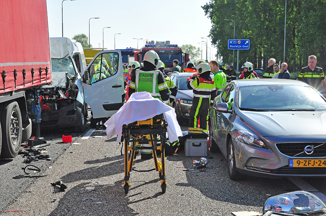 UPDATE: Man zwaargewond na ongeval op de A59 (Maasroute) Waalwijk