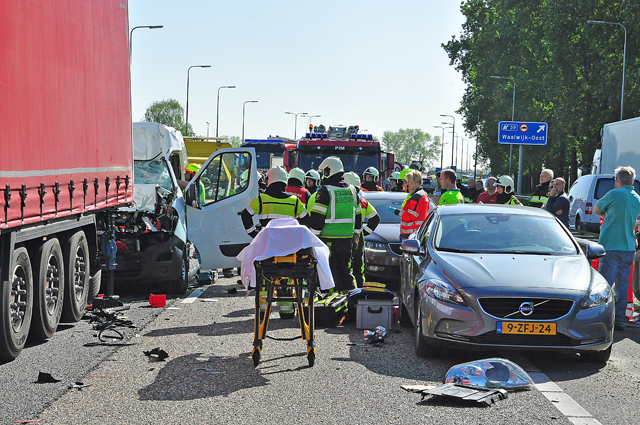 UPDATE: Man zwaargewond na ongeval op de A59 (Maasroute) Waalwijk