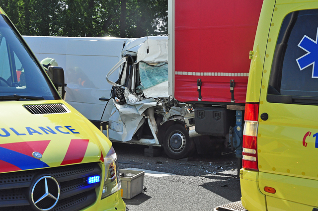UPDATE: Man zwaargewond na ongeval op de A59 (Maasroute) Waalwijk