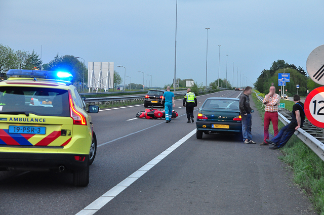 Motorrijder zwaargewond bij ongeluk op de A59 (Maasroute) Waalwijk