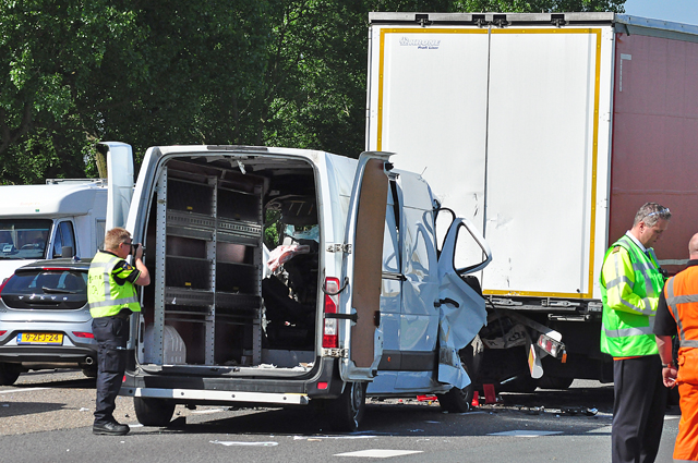 UPDATE: Man zwaargewond na ongeval op de A59 (Maasroute) Waalwijk