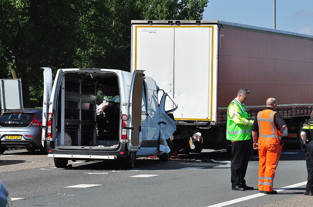 UPDATE: Man zwaargewond na ongeval op de A59 (Maasroute) Waalwijk