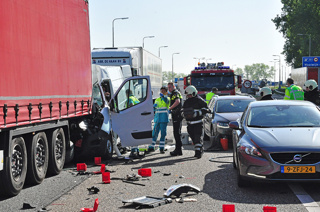UPDATE: Man zwaargewond na ongeval op de A59 (Maasroute) Waalwijk
