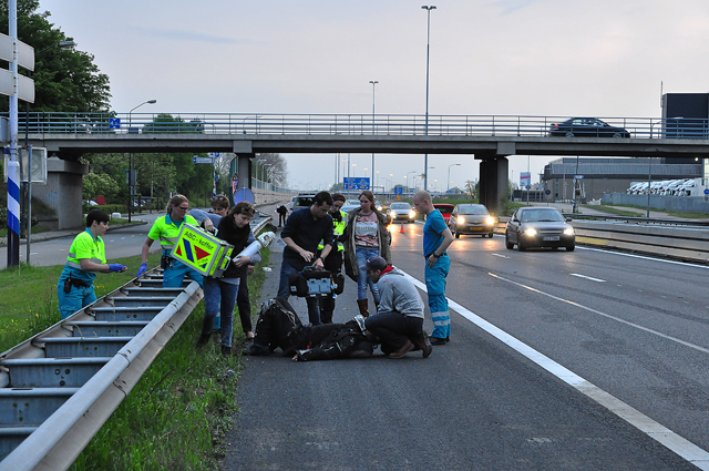Motorrijder zwaargewond bij ongeluk op de A59 (Maasroute) Waalwijk
