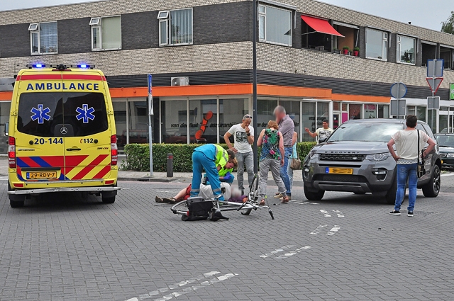 Man aangereden op beruchte kruising aan de Grotestraat Waalwijk