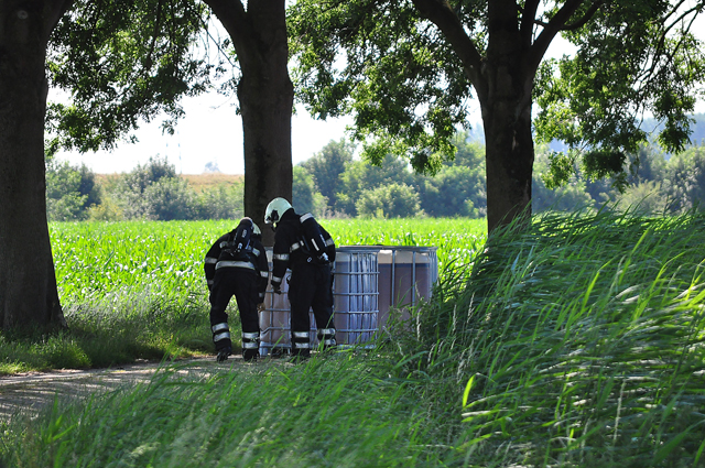 UPDATE: 1000 liter vaten gevonden aan de Oude Maasweg Waalwijk