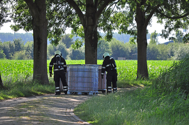 UPDATE: 1000 liter vaten gevonden aan de Oude Maasweg Waalwijk