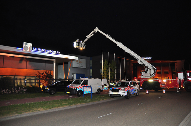 Klopjacht op inbreker aan de Prof. Asserweg Waalwijk