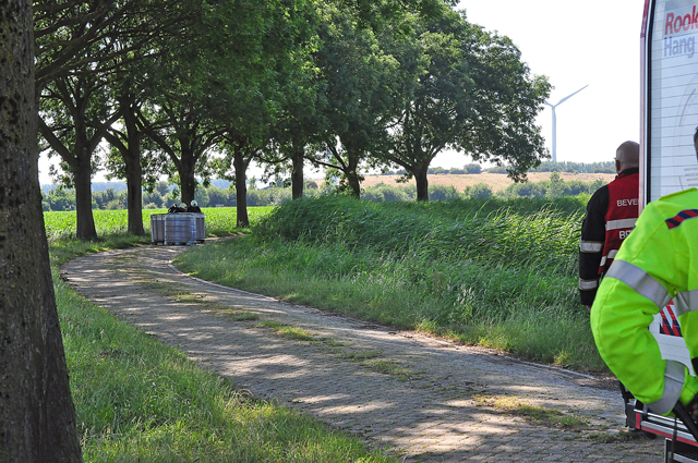 UPDATE: 1000 liter vaten gevonden aan de Oude Maasweg Waalwijk
