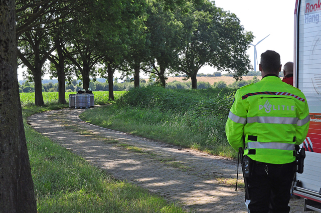 UPDATE: 1000 liter vaten gevonden aan de Oude Maasweg Waalwijk