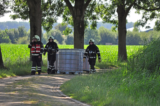 UPDATE: 1000 liter vaten gevonden aan de Oude Maasweg Waalwijk