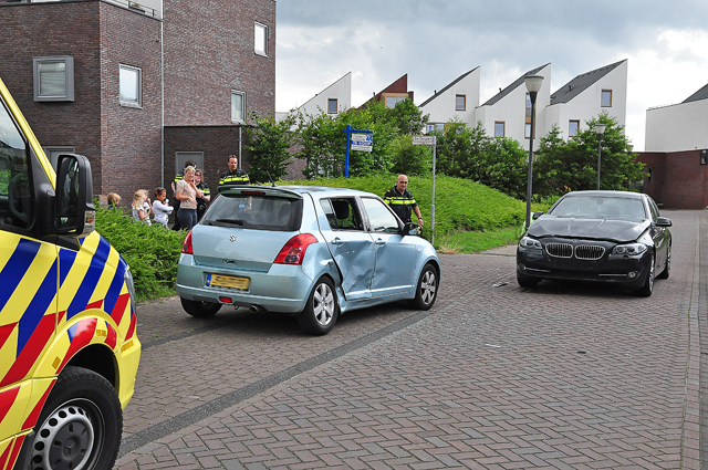 Jong kindje gewond na aanrijding aan De Terpen Waalwijk