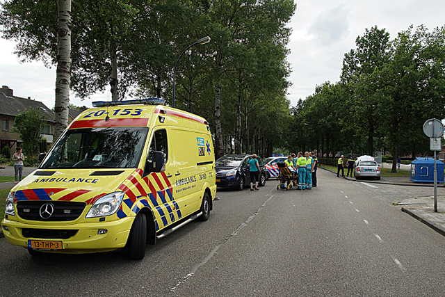 Vrouw gewond na aanrijding aan de Blyde Incomstelaan Waalwijk