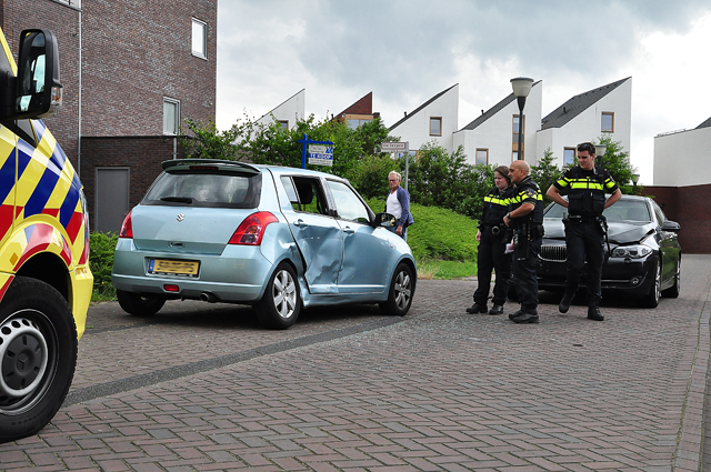 Jong kindje gewond na aanrijding aan De Terpen Waalwijk