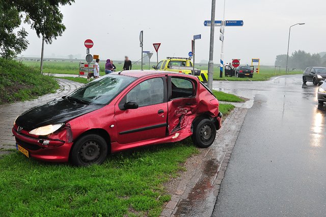 Aanrijding op beruchte kruising aan de Kloosterheulweg Waalwijk