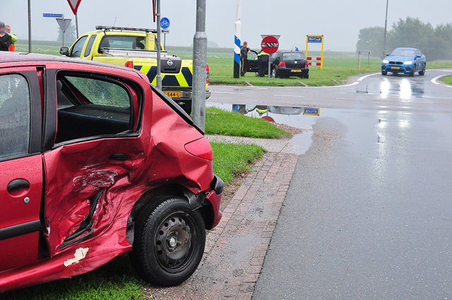 Aanrijding op beruchte kruising aan de Kloosterheulweg Waalwijk